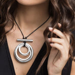 Load image into Gallery viewer, Vestopazzo Pendant 4 Hoops &amp; Bar Necklace
