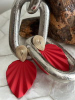 Load image into Gallery viewer, Metal Leave Earrings
