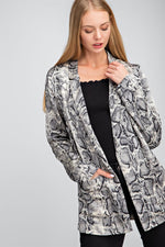 Load image into Gallery viewer, Snake Print Open Front Blazer
