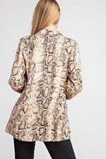 Load image into Gallery viewer, Snake Print Open Front Blazer
