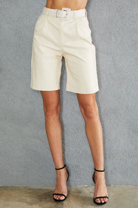 Bermuda Shorts Pockets and Belt